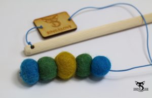 wędka dla kota z wełnianymi kuleczkami kreatywna naturalna zabawka dla kota dla kotów